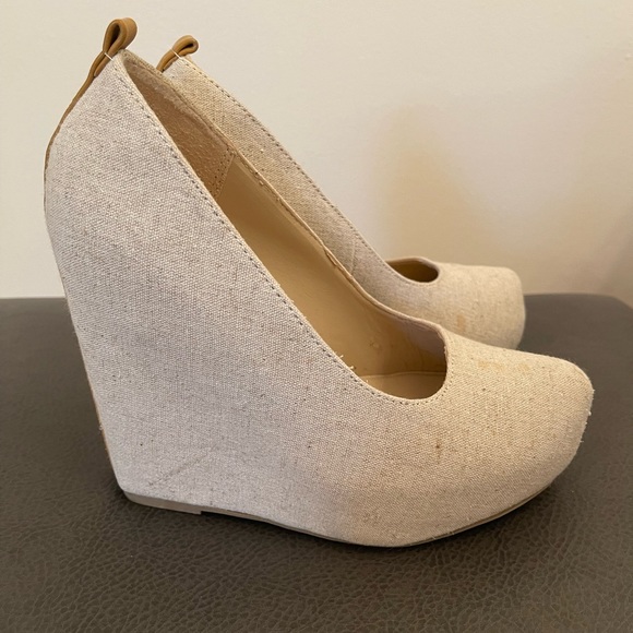 💙 Beautiful linen wedges with leather accent 💙 - Picture 2 of 6